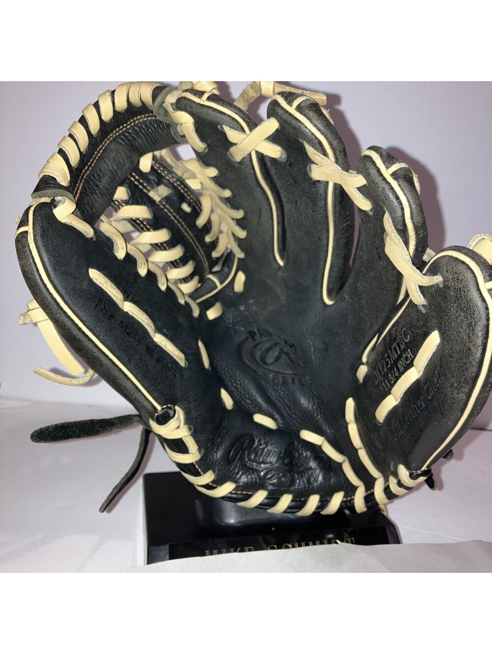 Rawlings D1175MTBG 11.3/4” RHT Baseball Glove All Leather Black